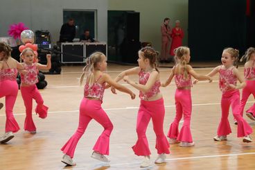 Festiwal tańca „Tanecznie zakręceni” odbył się w Działoszynie pod patronatem Radia ZW. Było pięknie!